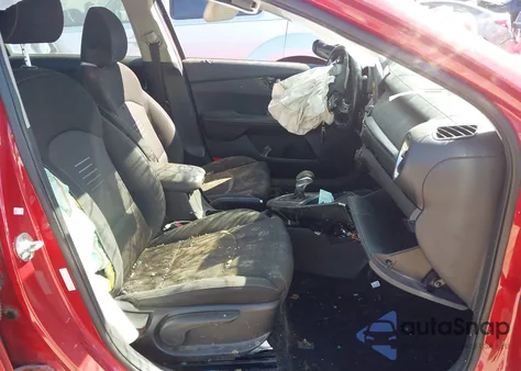 2019 Kia Forte S z USA, uszkodzony, nr VIN 3KPF34AD2KE042433